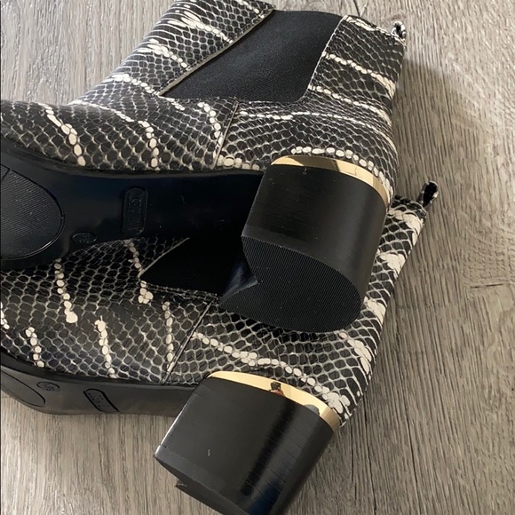 NWOT - Beautiful New Booties - Picture 8 of 11